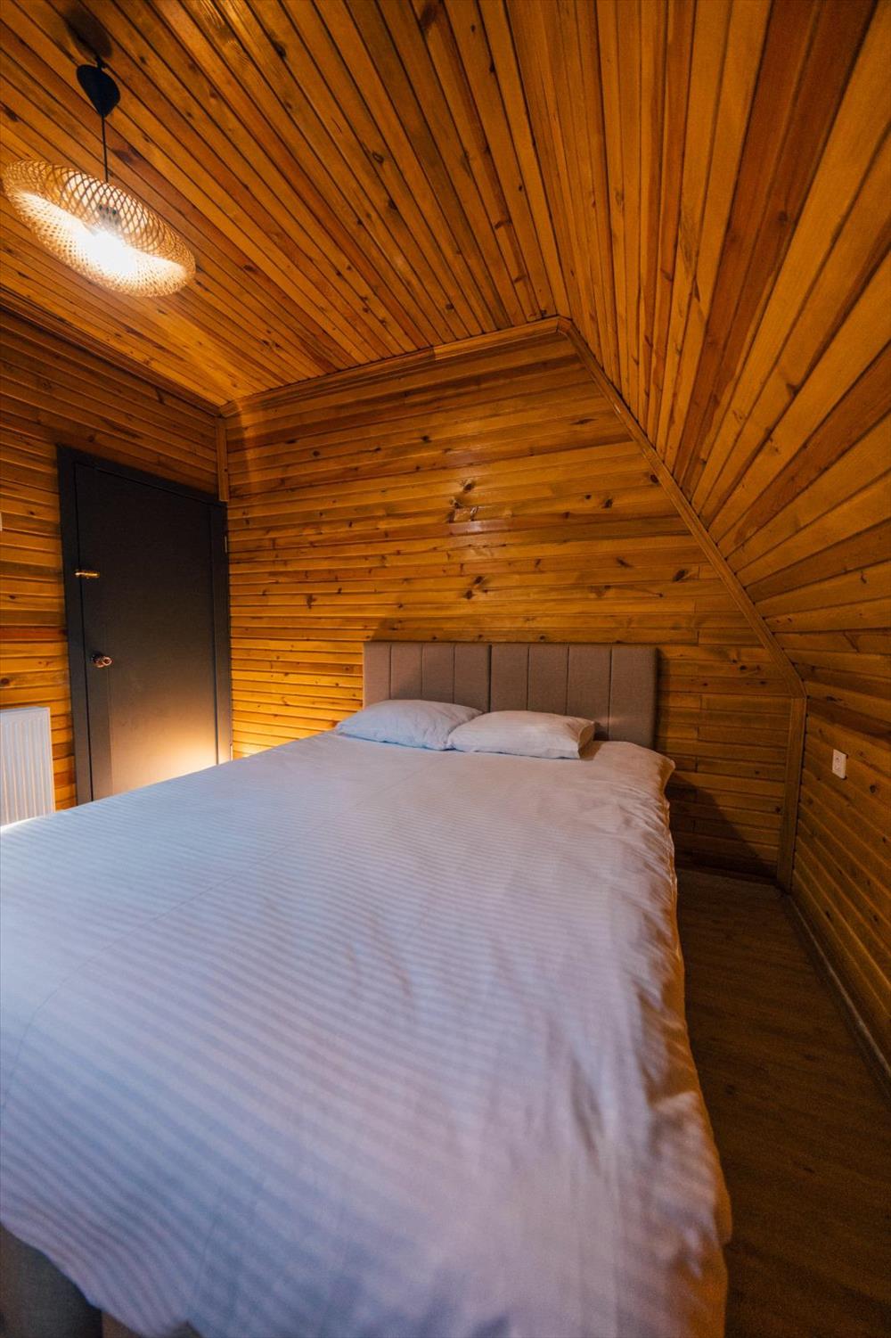 listing card gallery