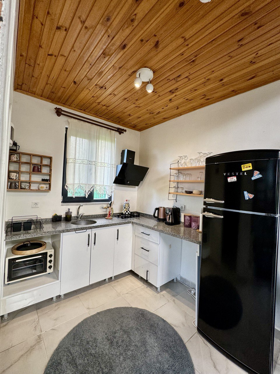 listing card gallery