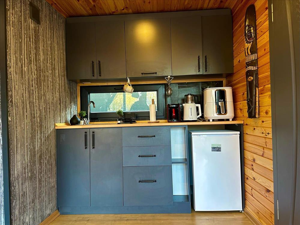 listing card gallery