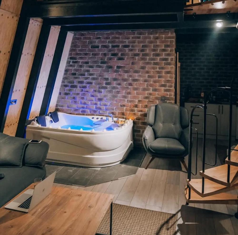 listing card gallery