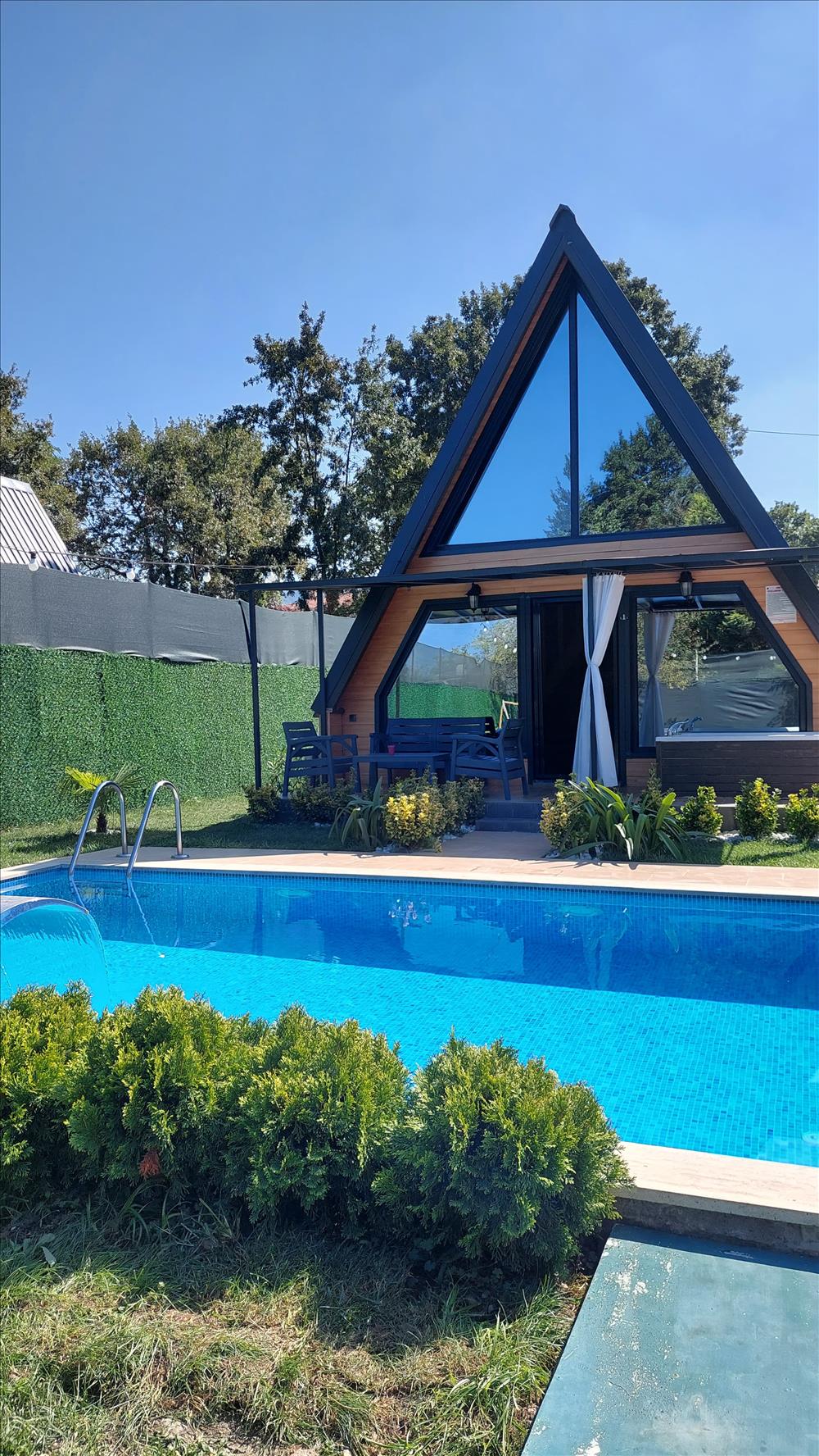 listing card gallery