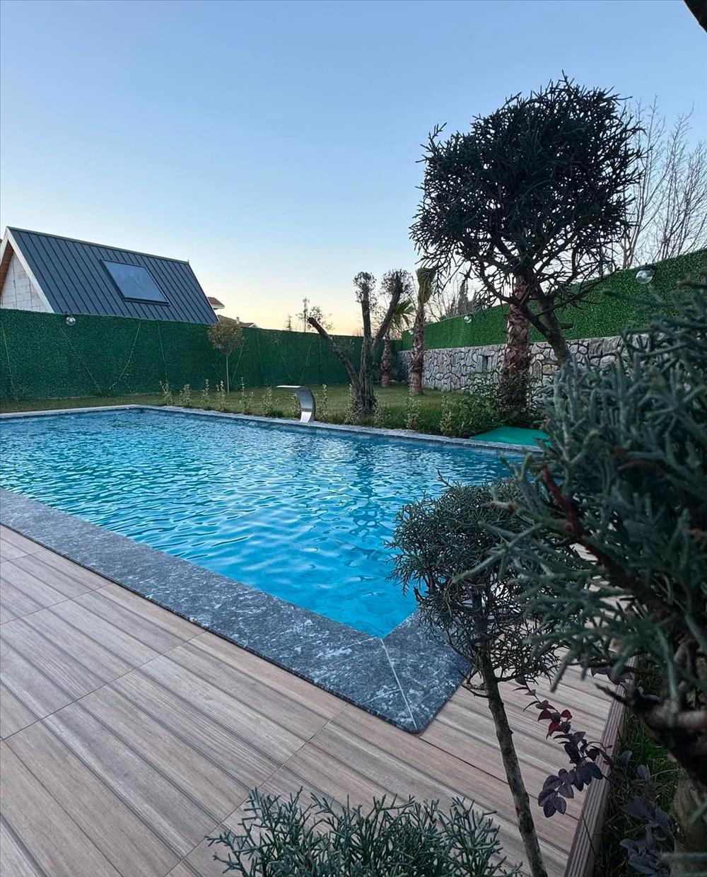 listing card gallery