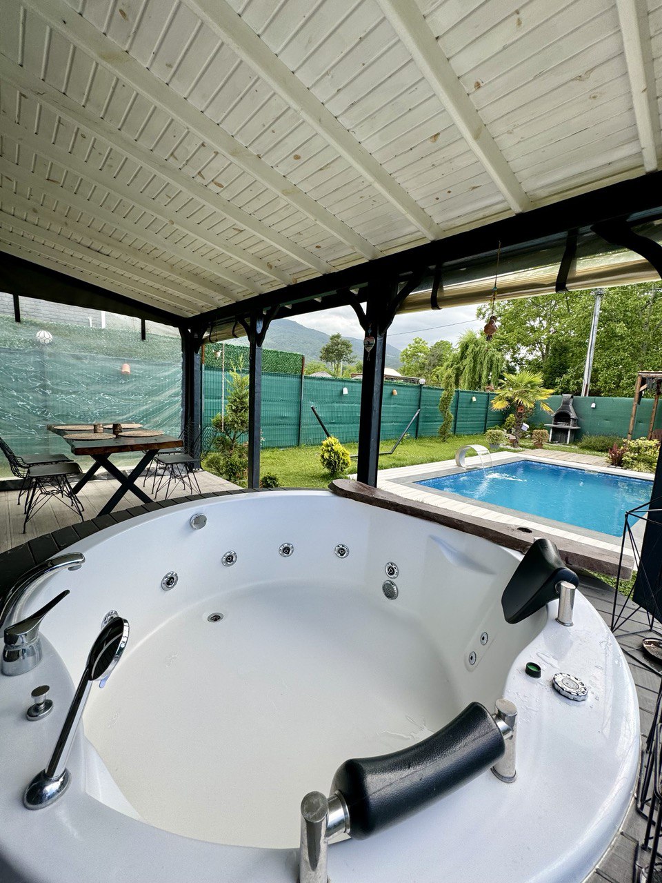 listing card gallery