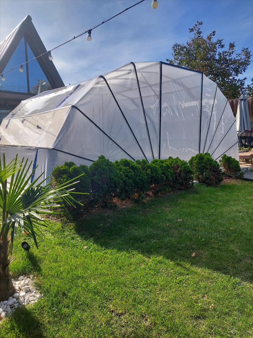 listing card gallery