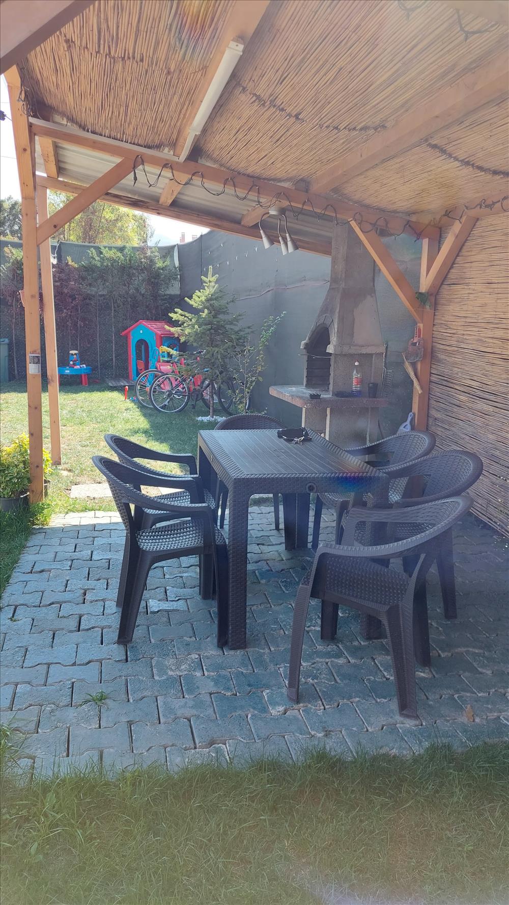 listing card gallery