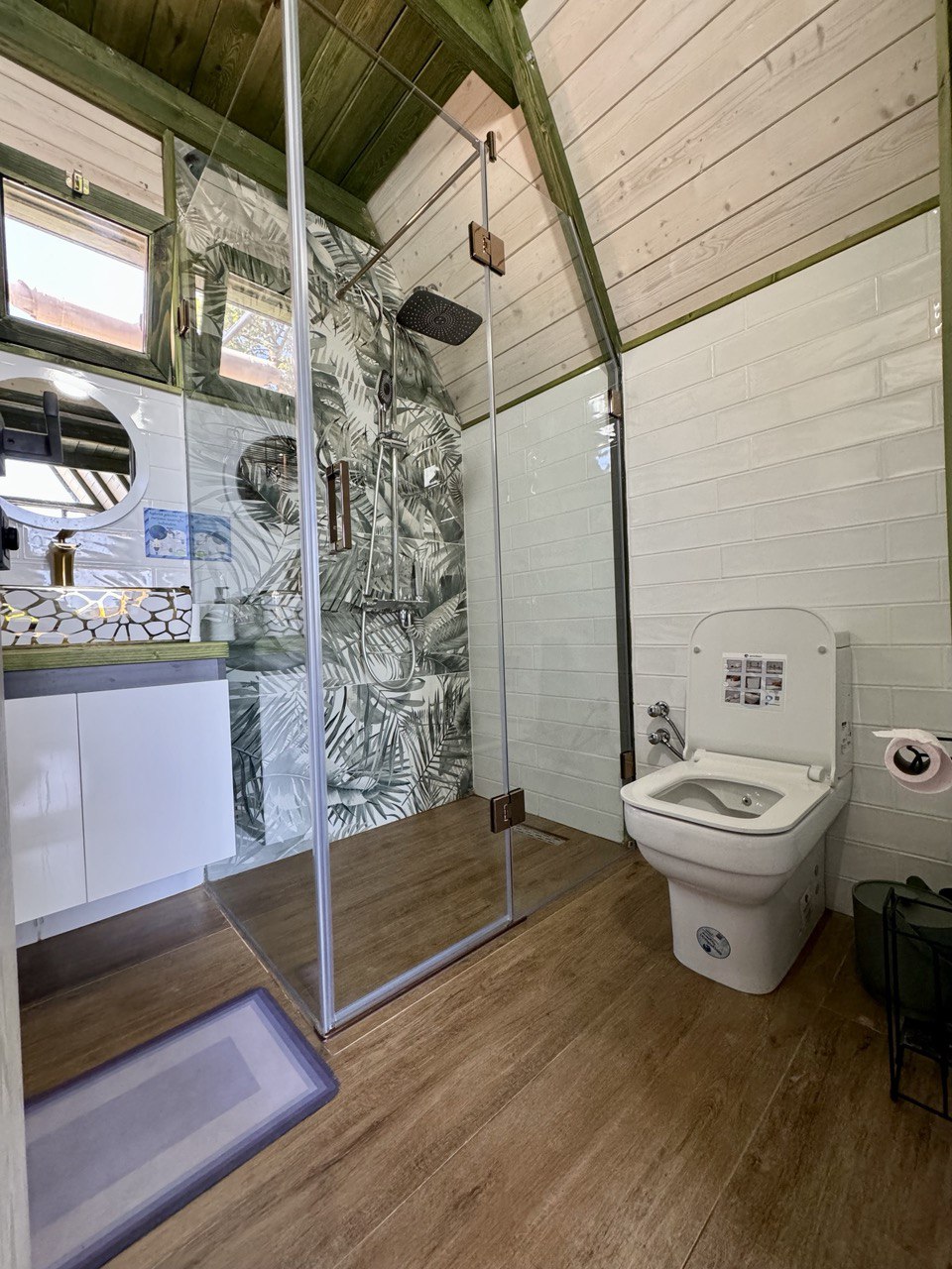 listing card gallery