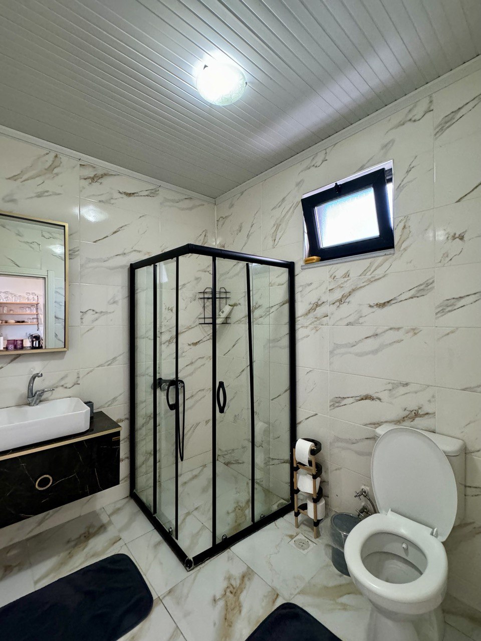 listing card gallery