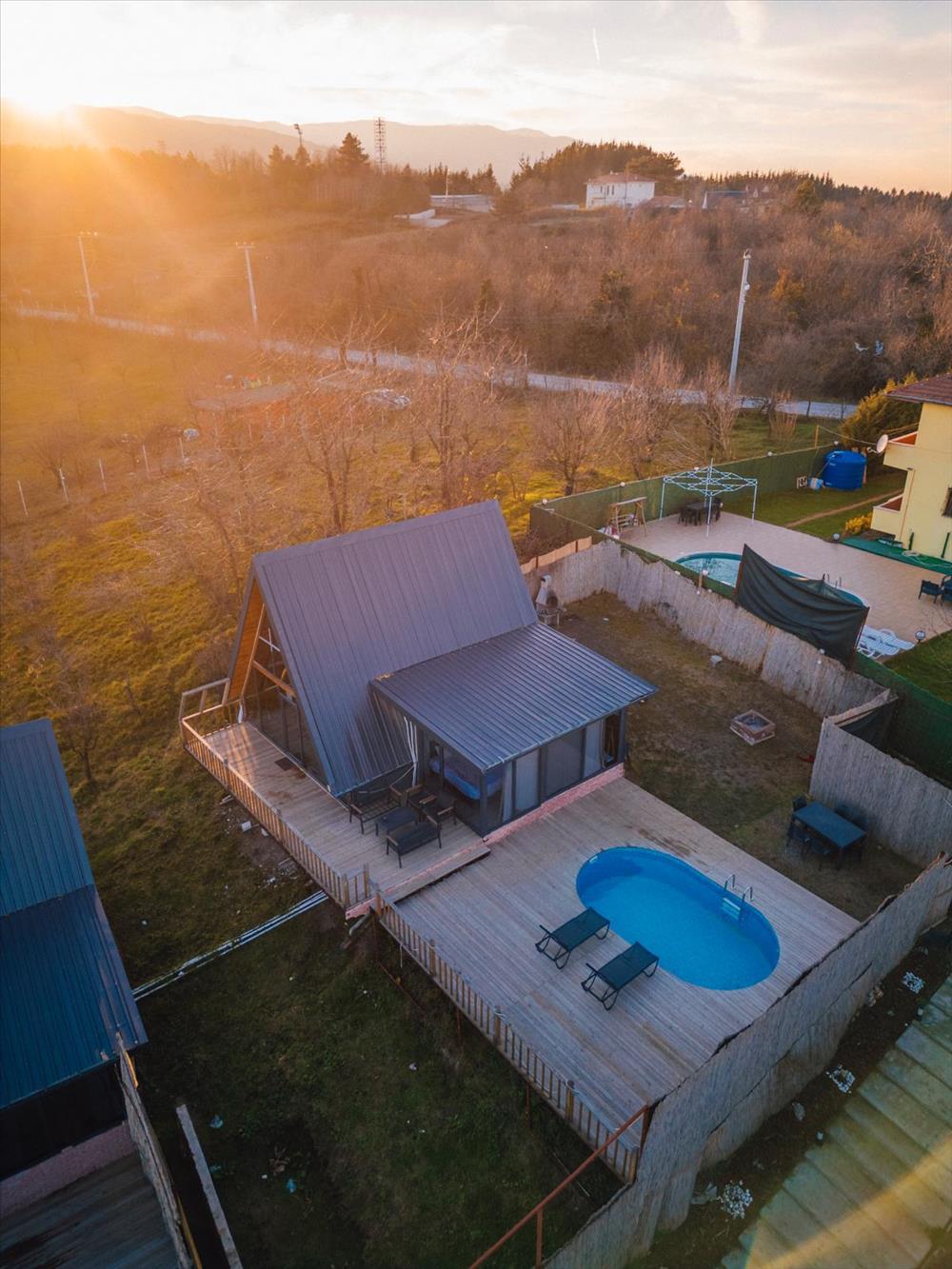 listing card gallery