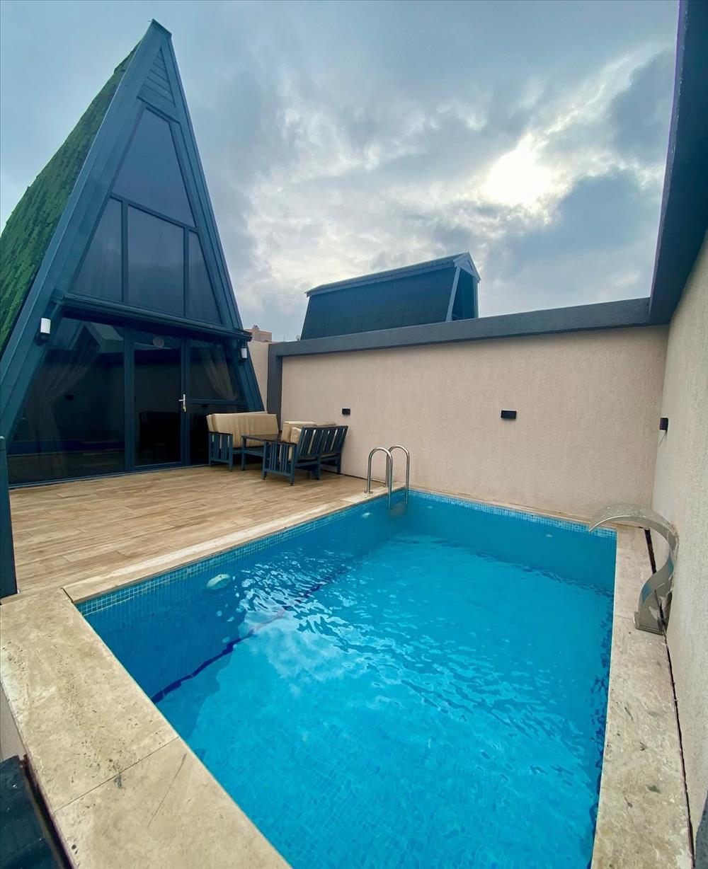 listing card gallery