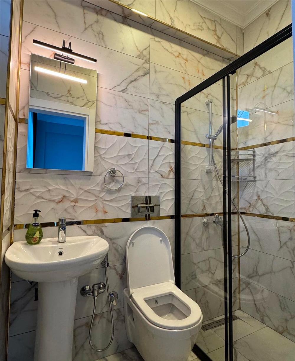 listing card gallery