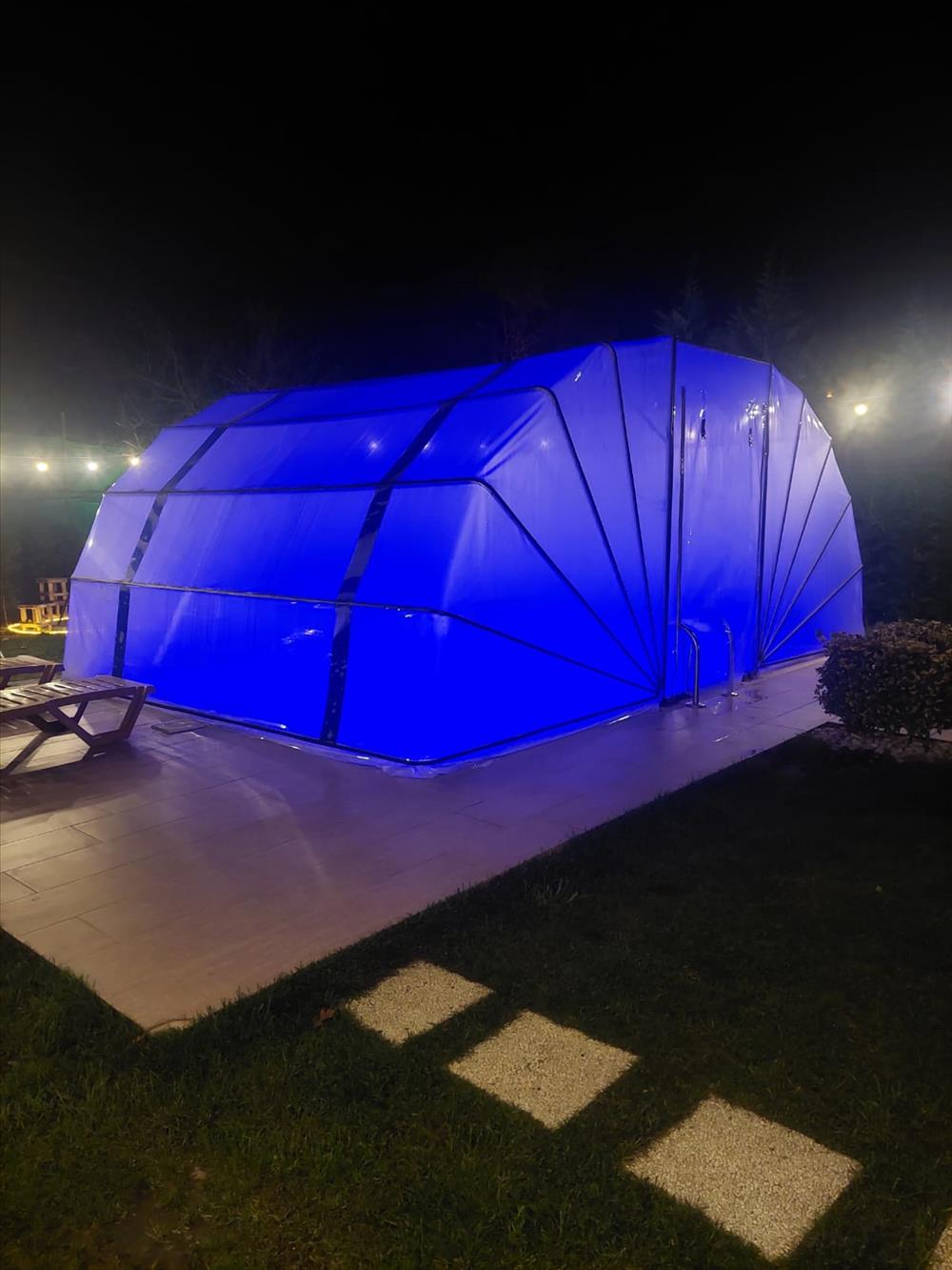 listing card gallery