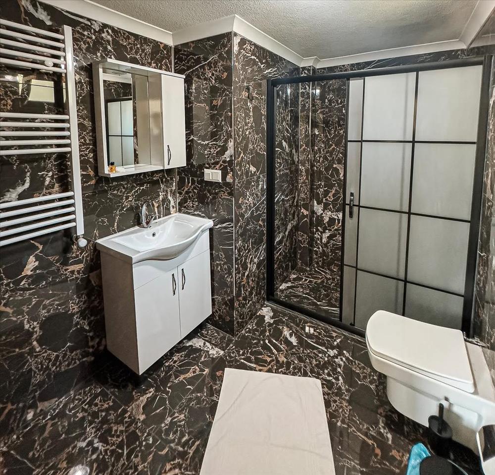 listing card gallery