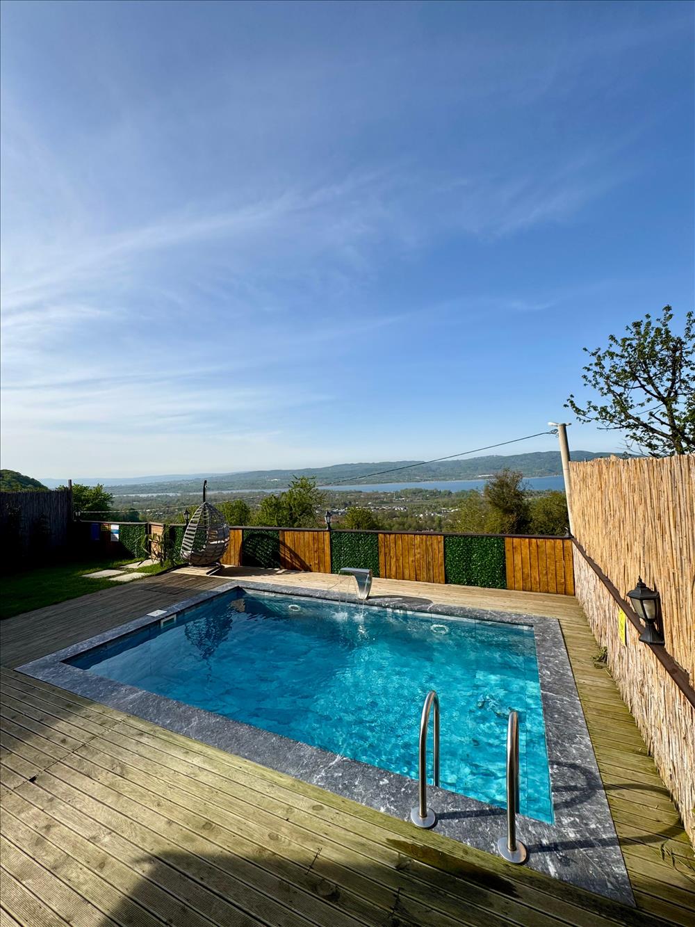 listing card gallery