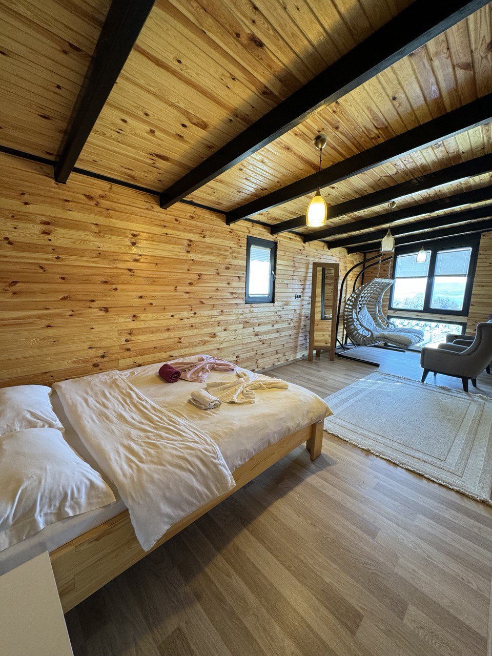 listing card gallery