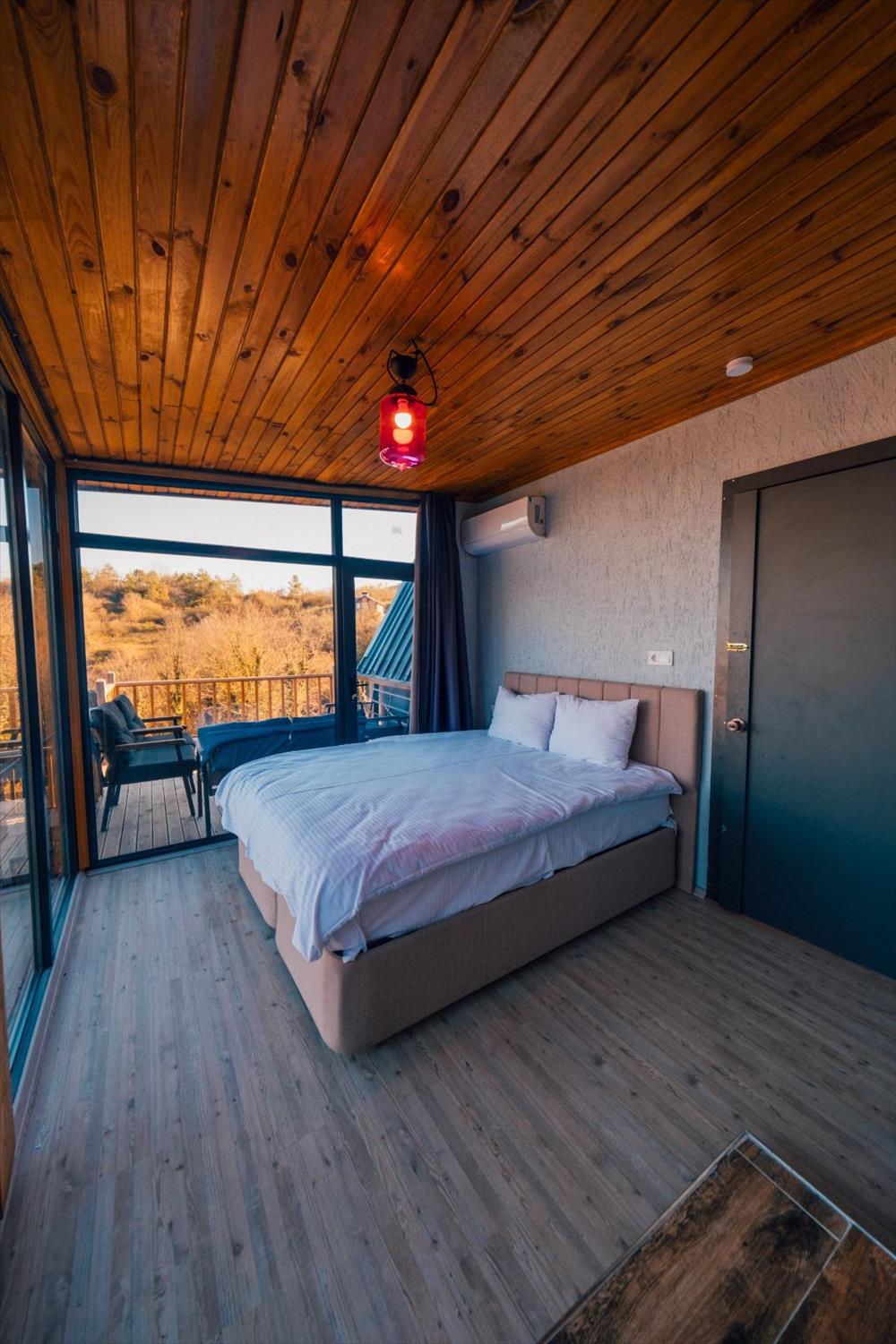 listing card gallery