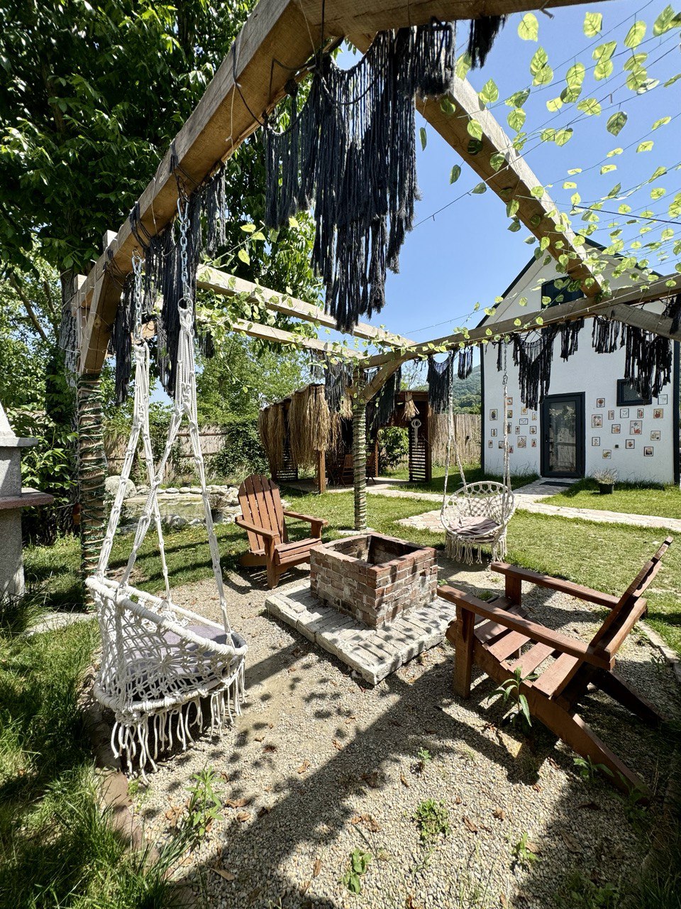 listing card gallery