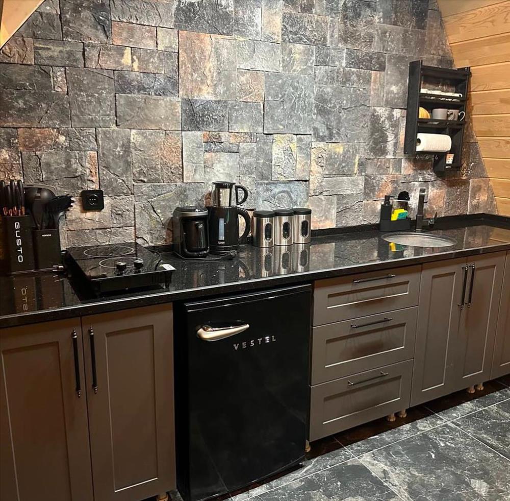 listing card gallery