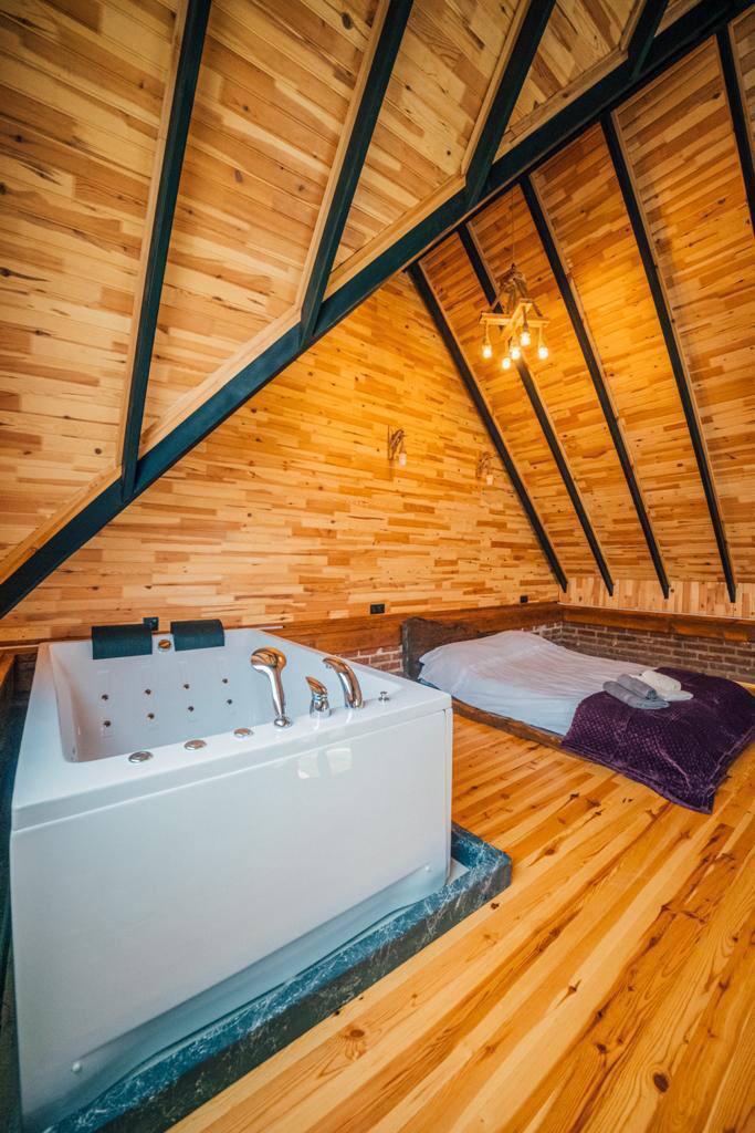 listing card gallery