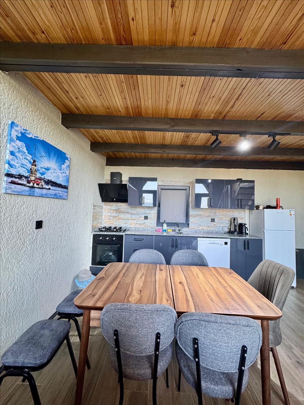 listing card gallery