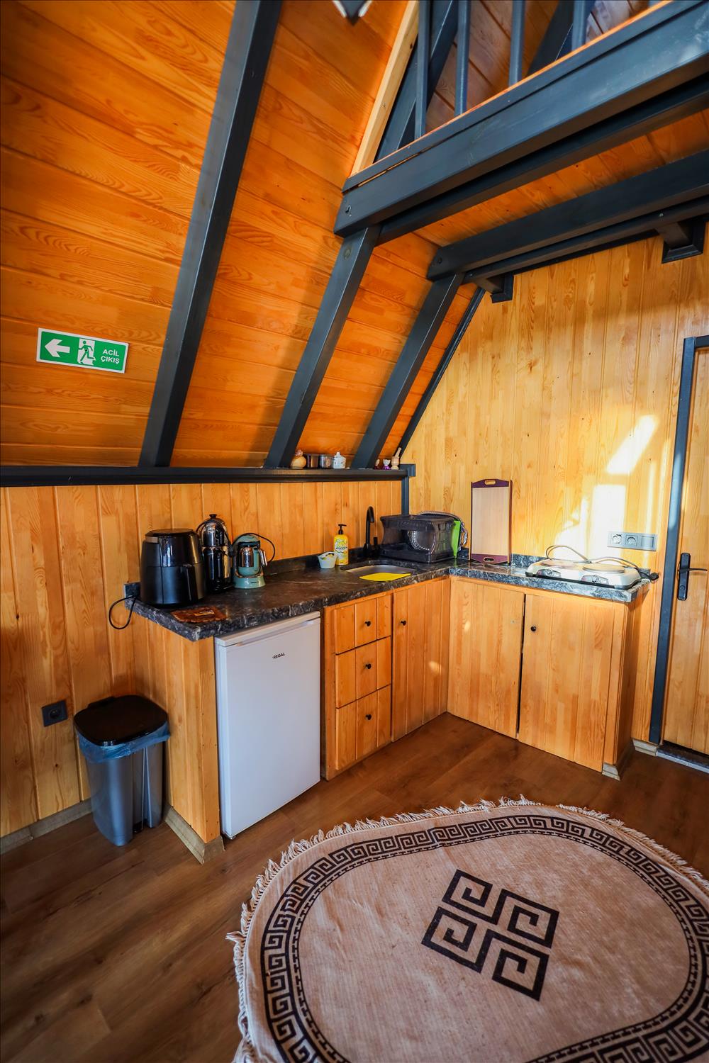 listing card gallery