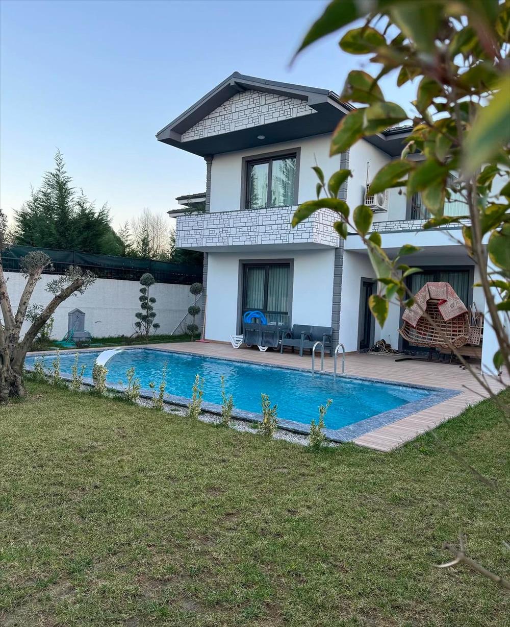 listing card gallery