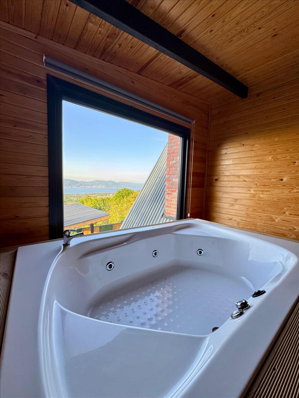 listing card gallery