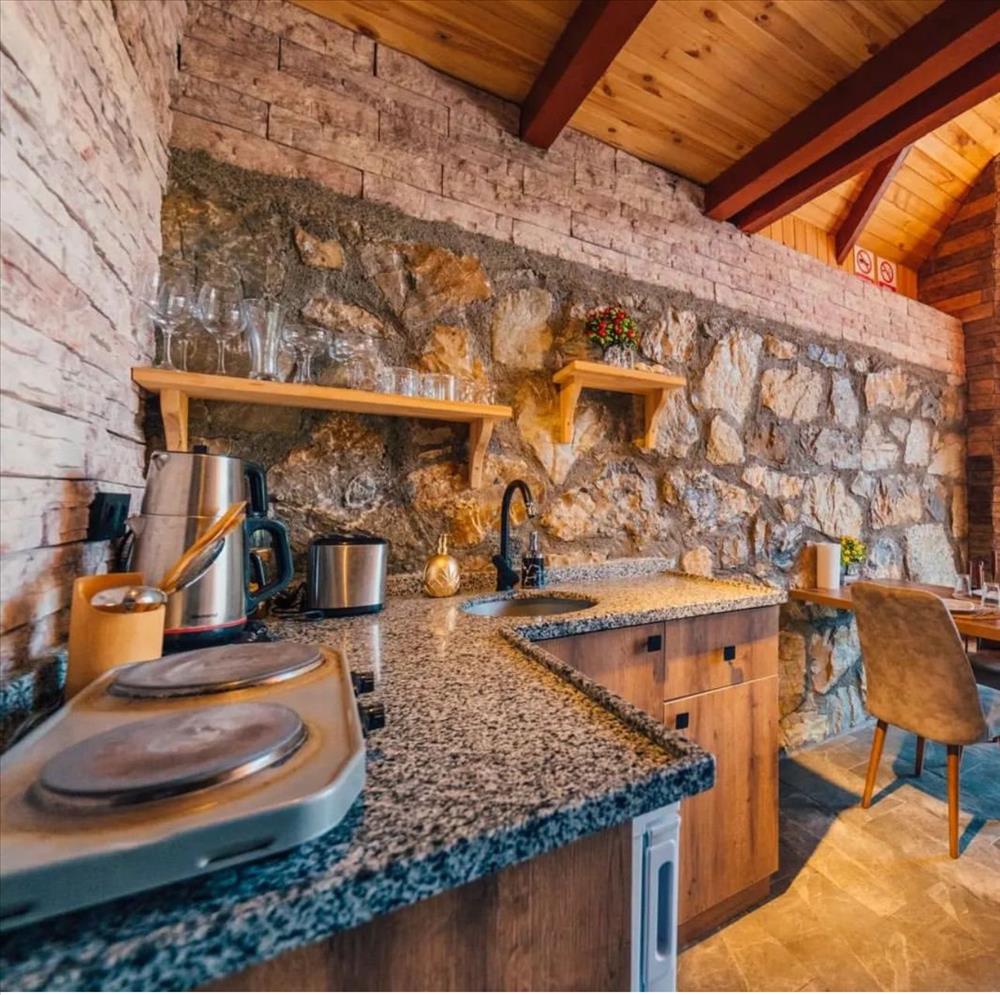 listing card gallery