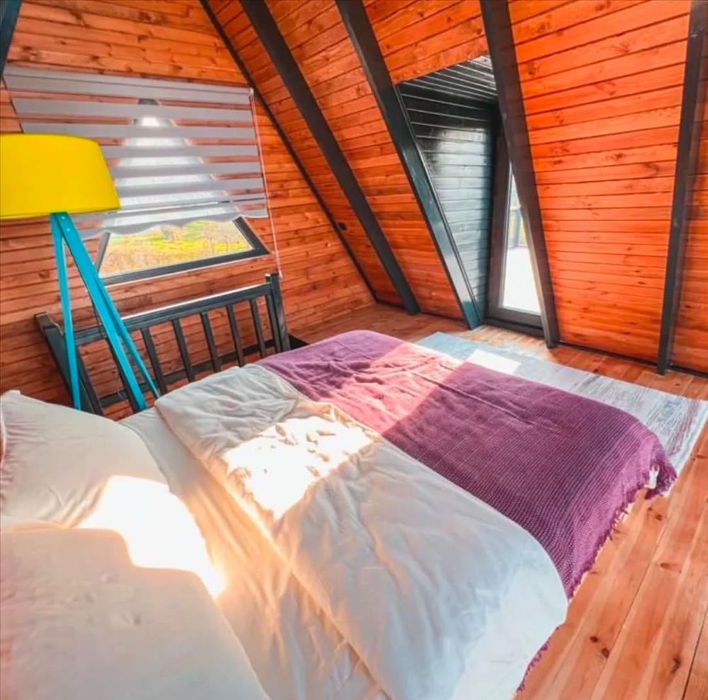 listing card gallery