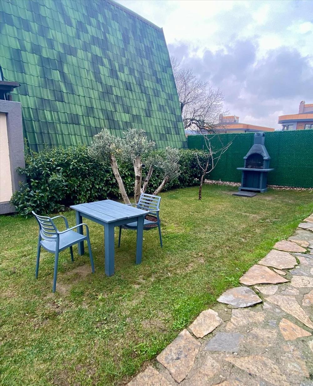 listing card gallery