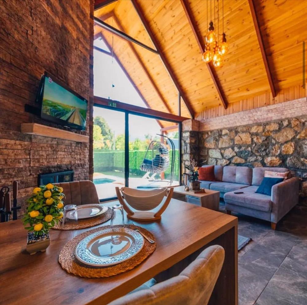 listing card gallery