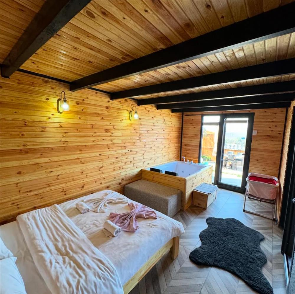 listing card gallery