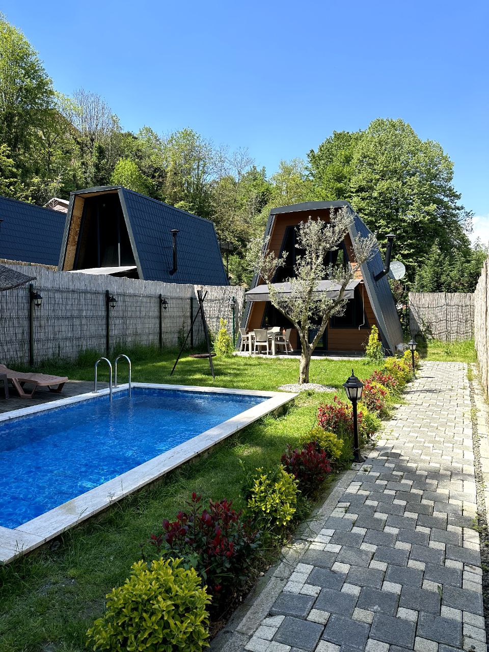 listing card gallery