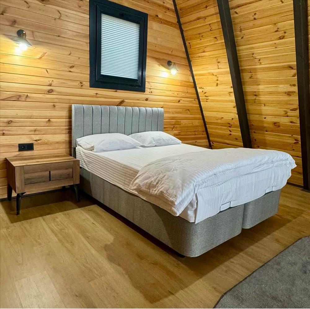 listing card gallery