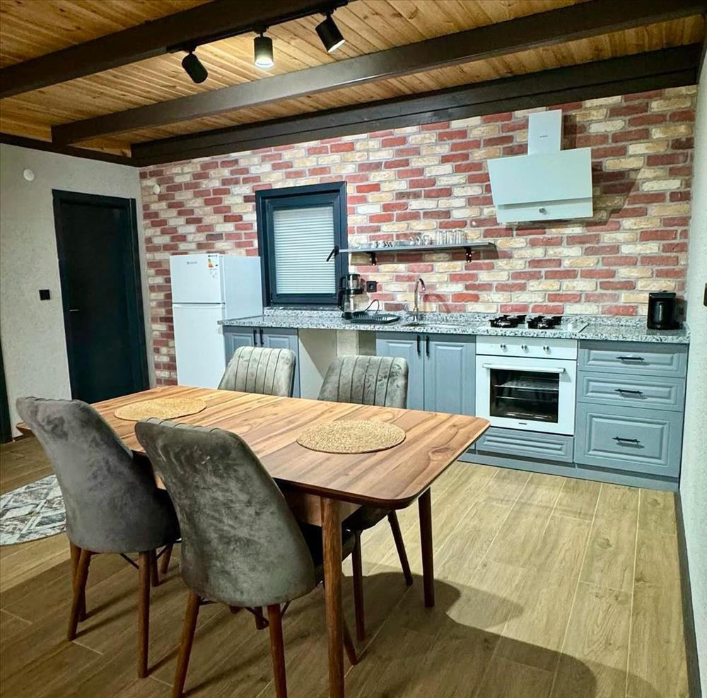 listing card gallery