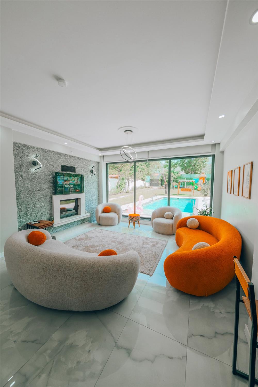 listing card gallery