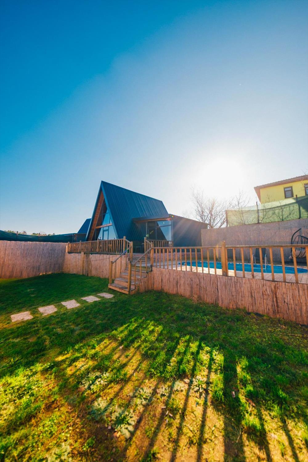 listing card gallery