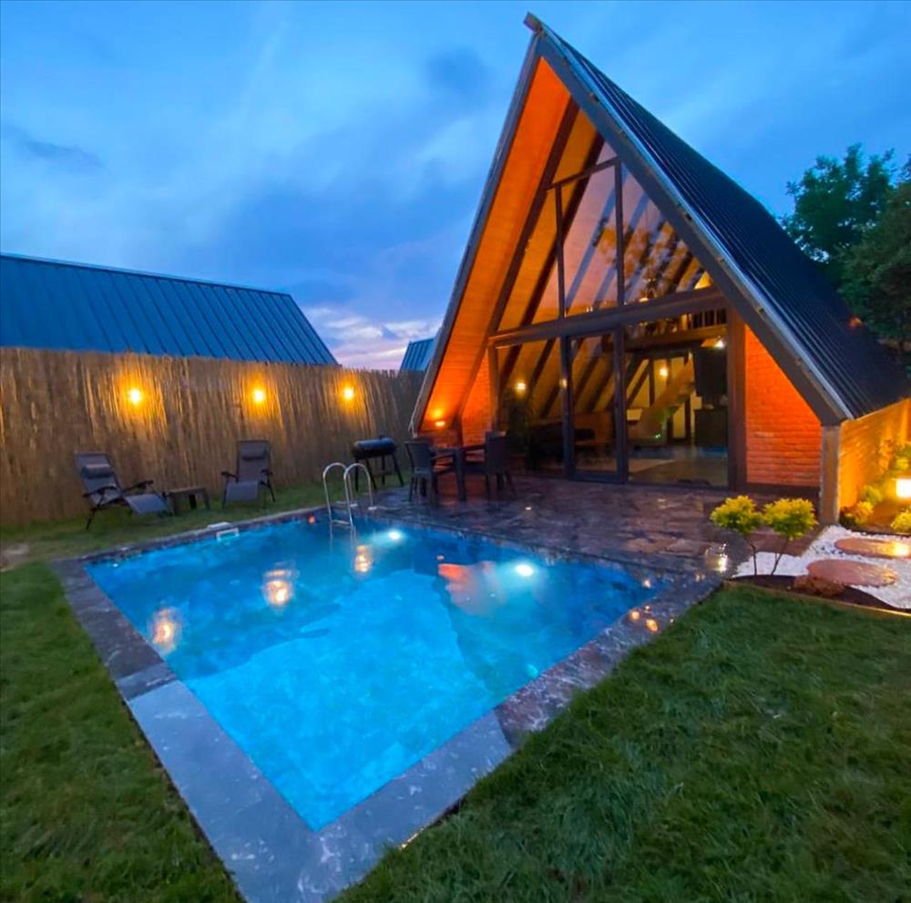 listing card gallery