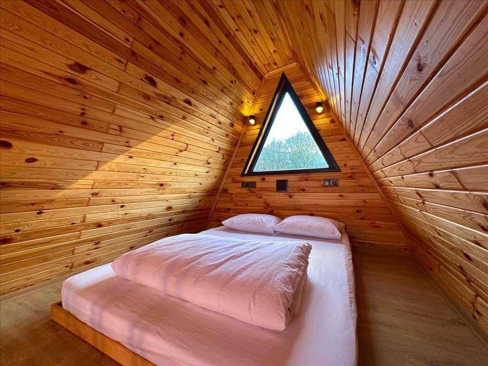 listing card gallery