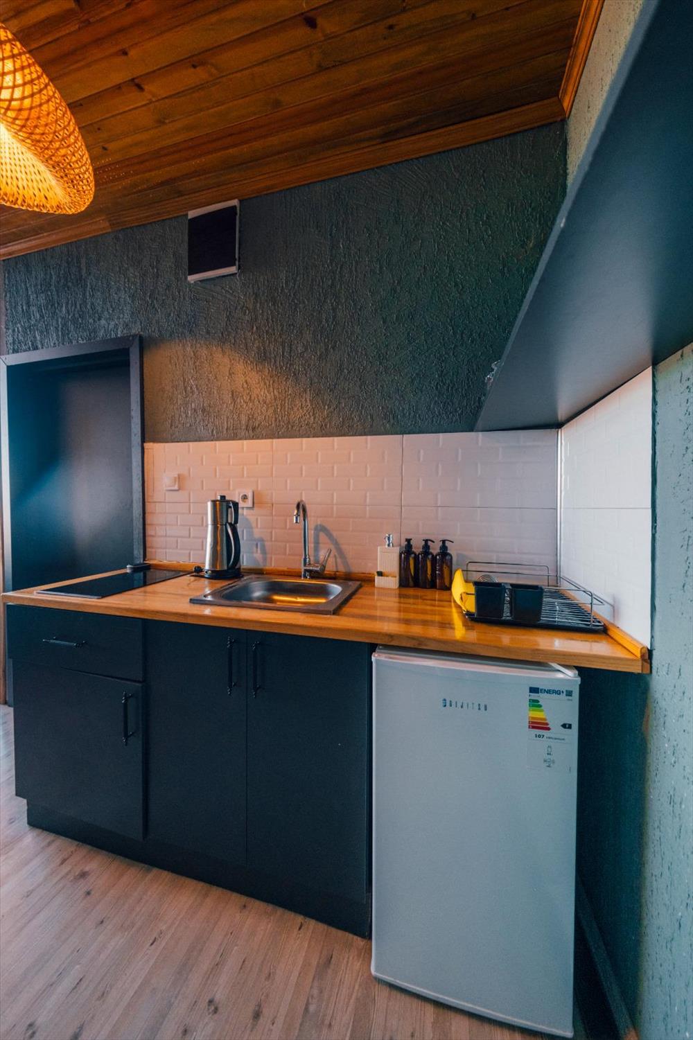 listing card gallery