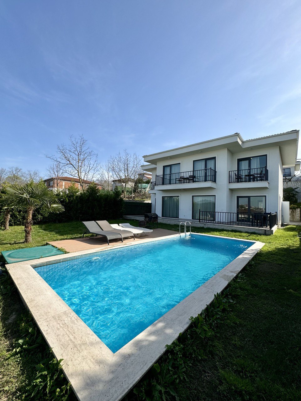 listing card gallery