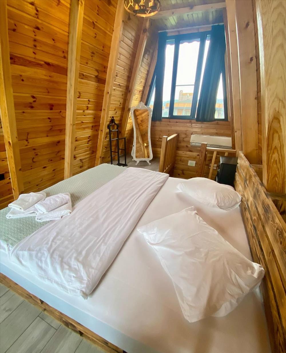 listing card gallery