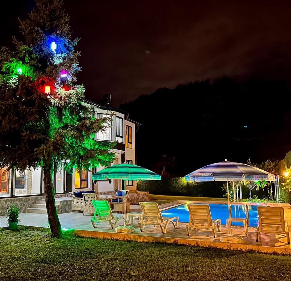 listing card gallery