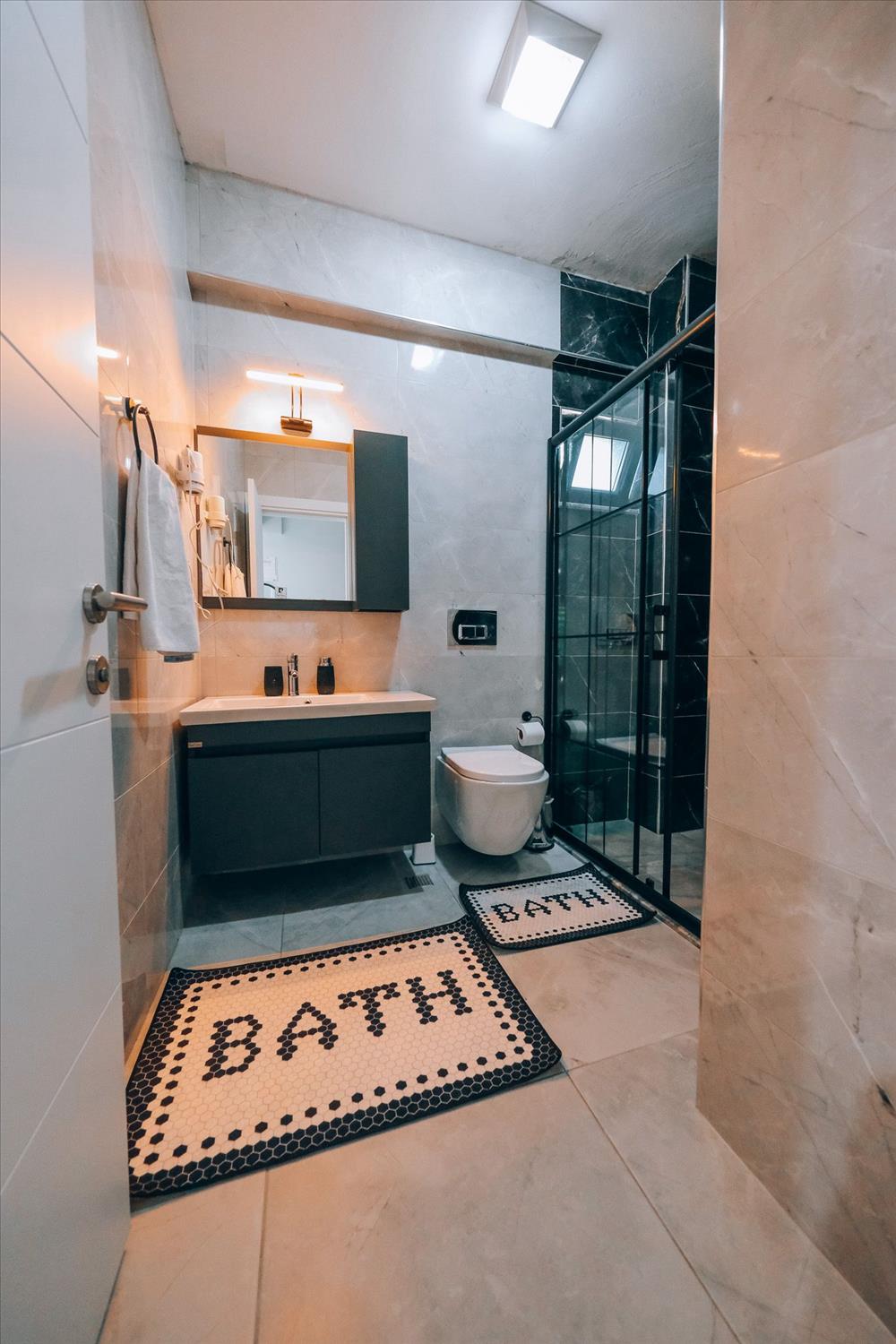 listing card gallery