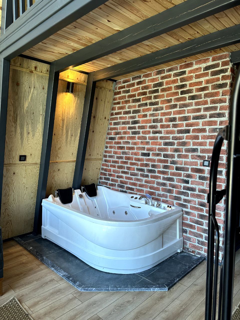 listing card gallery