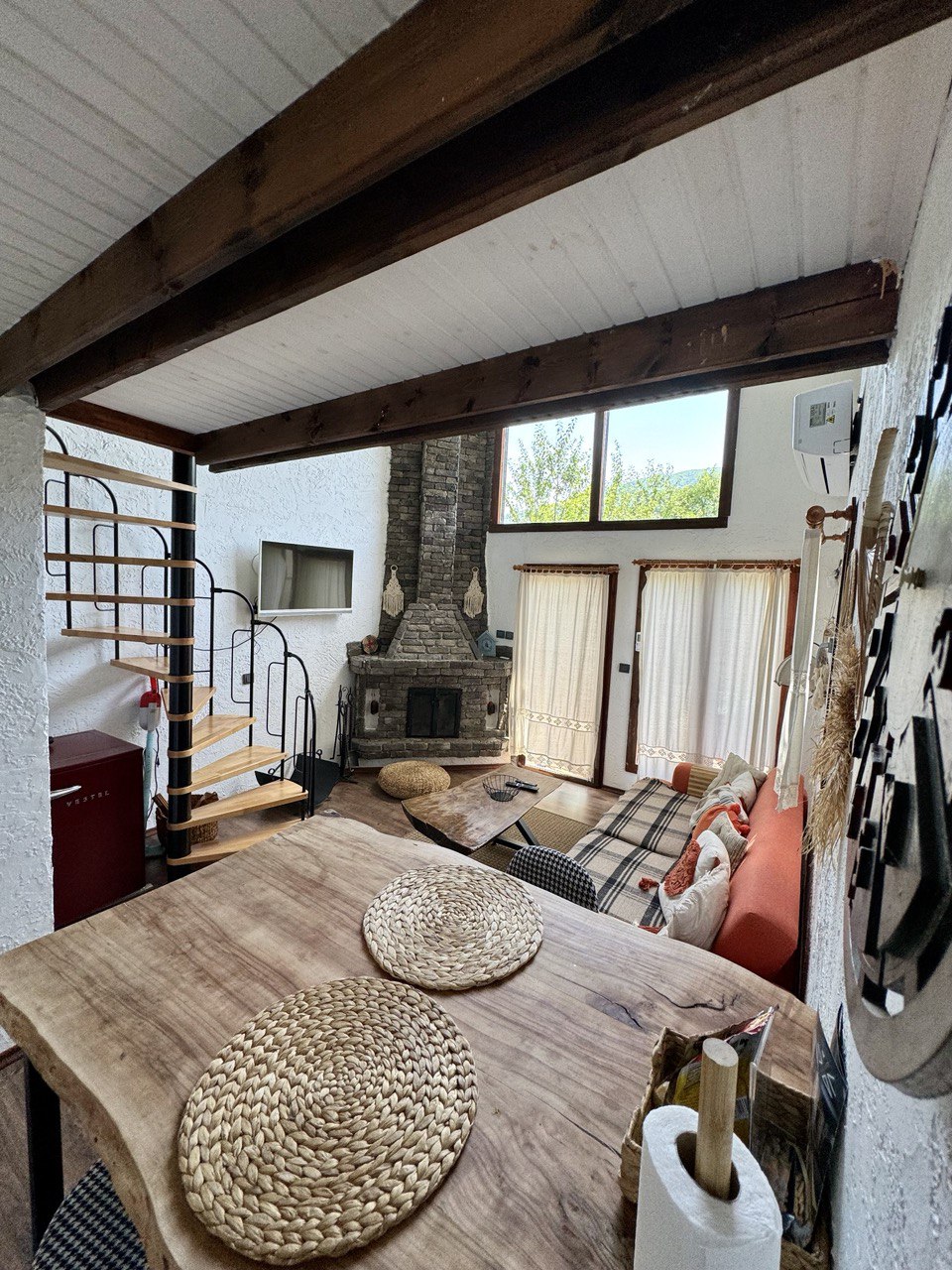 listing card gallery