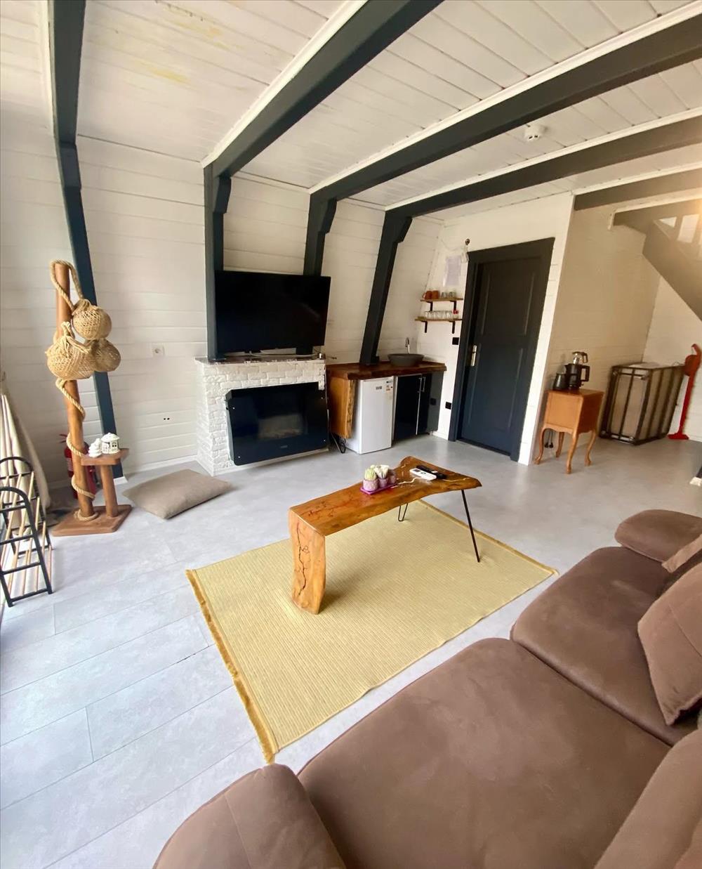 listing card gallery