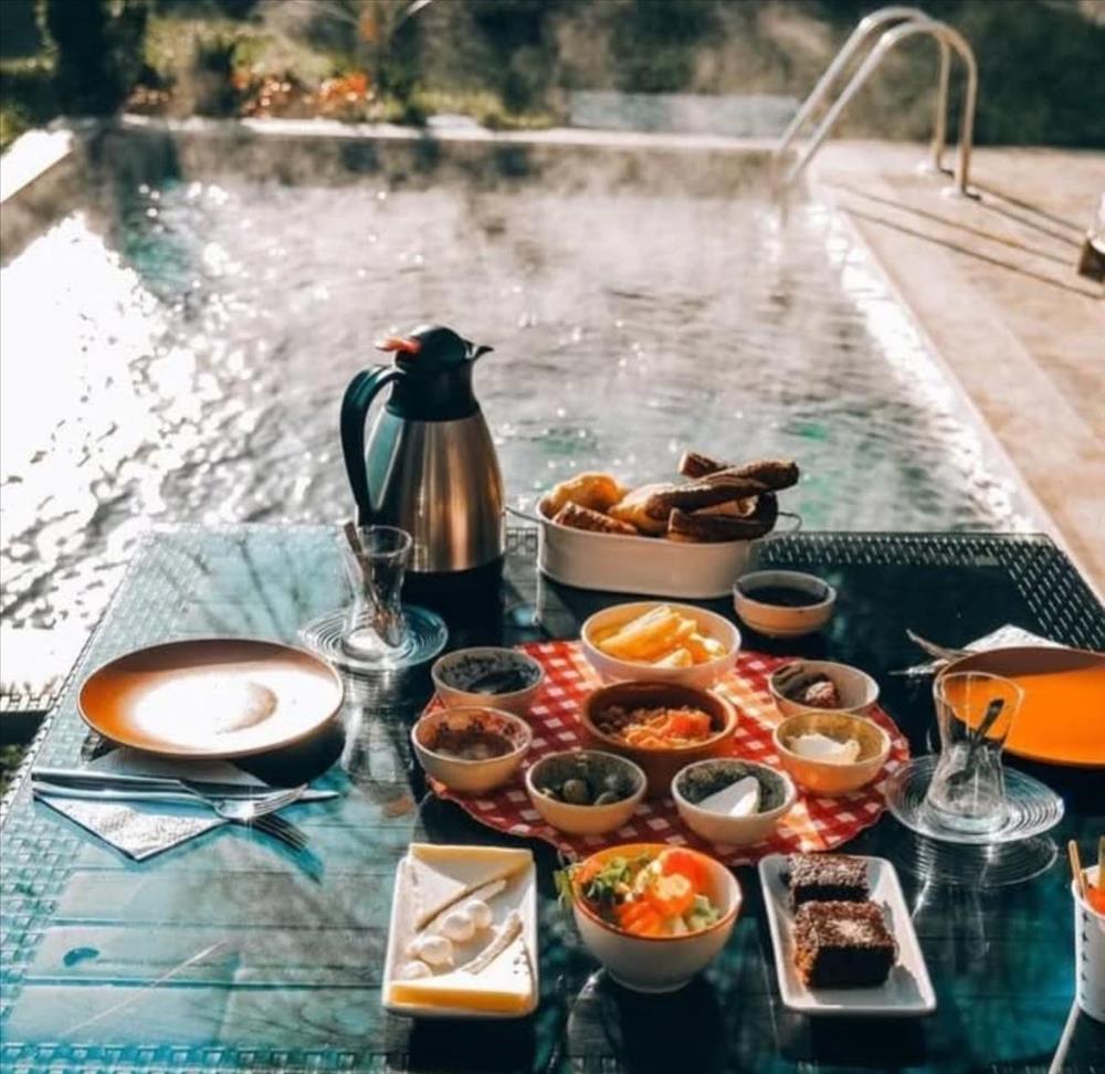 listing card gallery