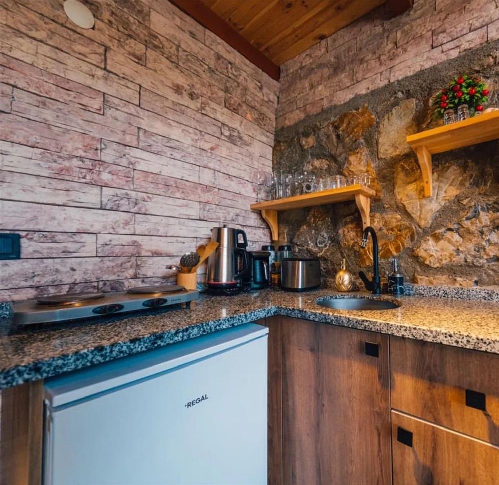 listing card gallery