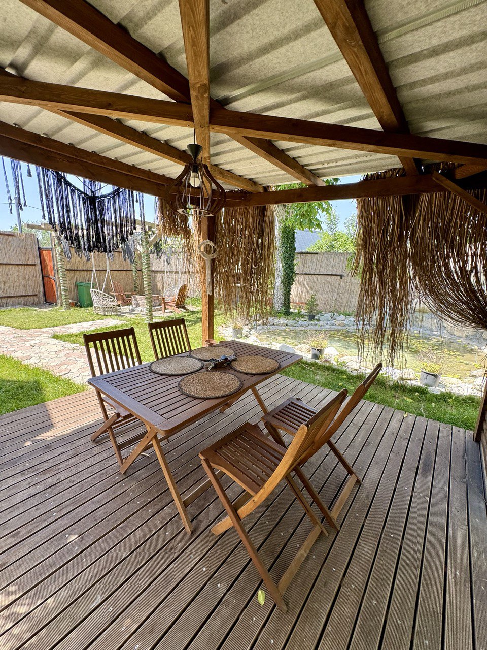 listing card gallery