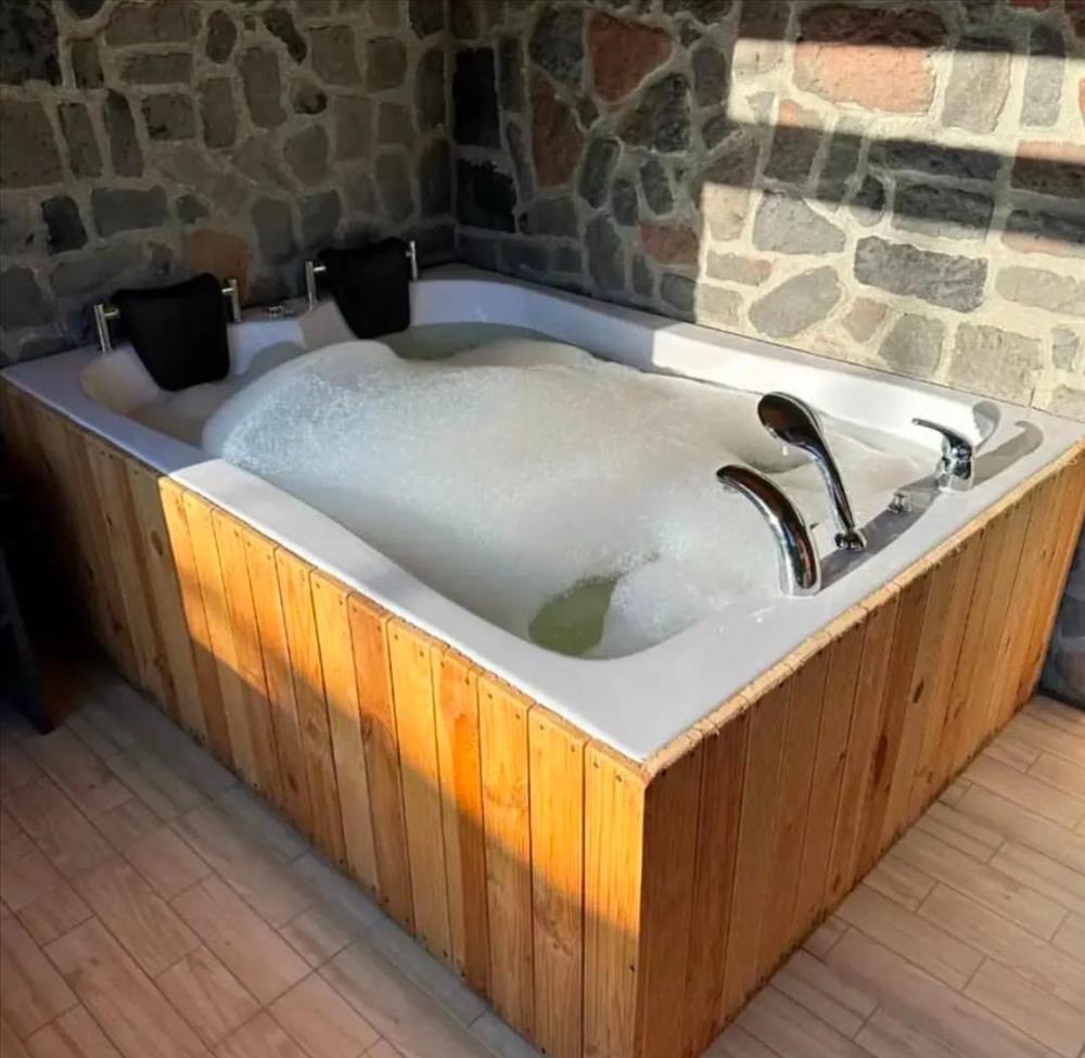 listing card gallery